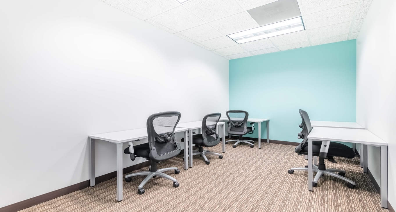 Business center 501 West Broadway Rent office 501 West Broadway — photo 4
