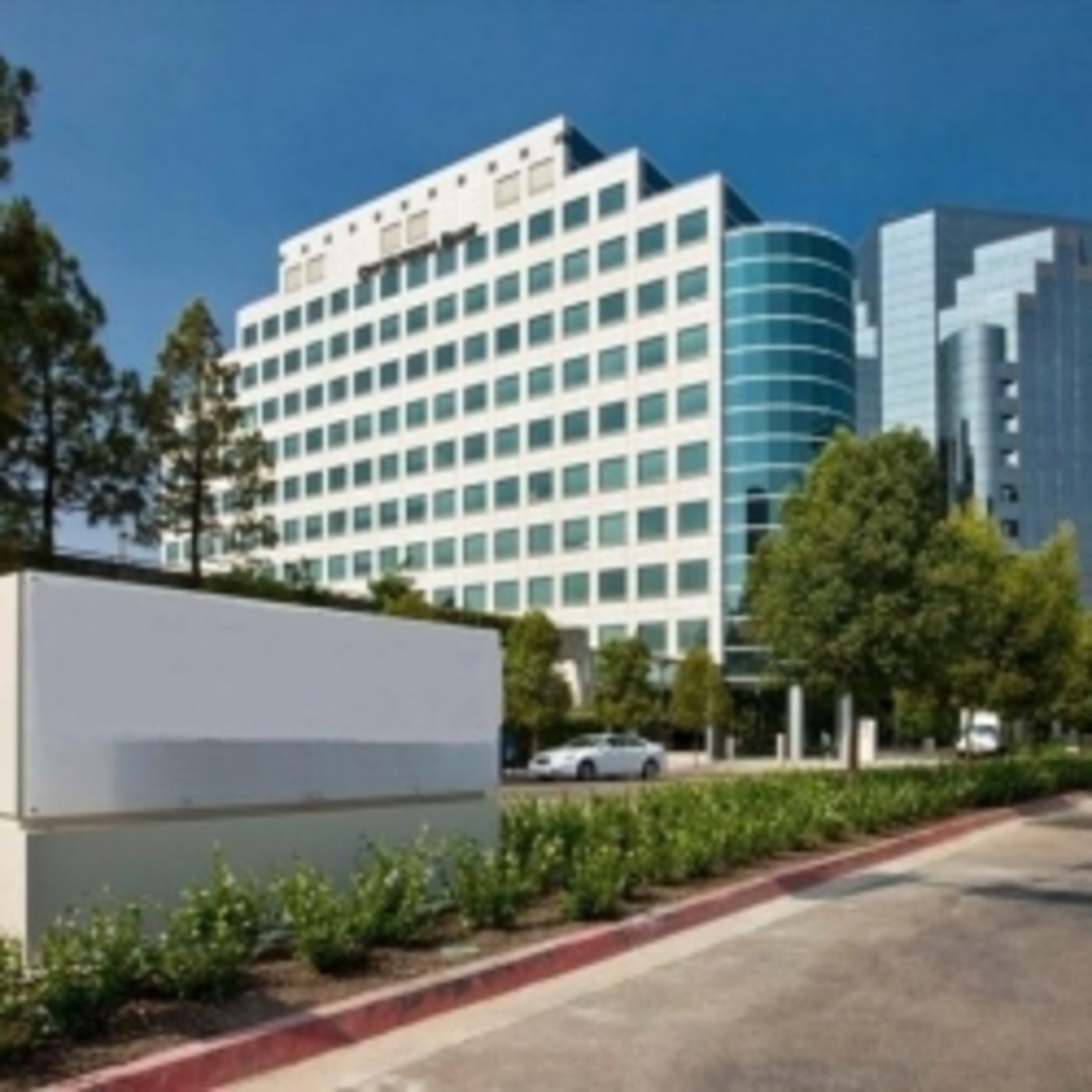 बिज़नेस सेंटर 4275 Executive Square Rent office 4275 Executive Square — photo 2