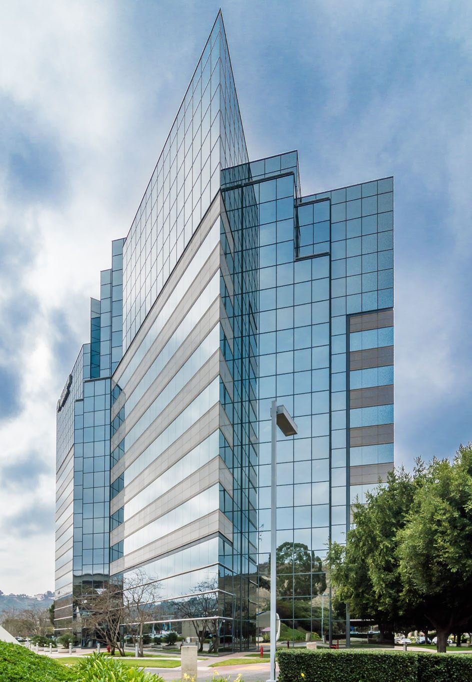 Business centrum 8880 Rio San Diego Drive Rent office 8880 Rio San Diego Drive — photo 1