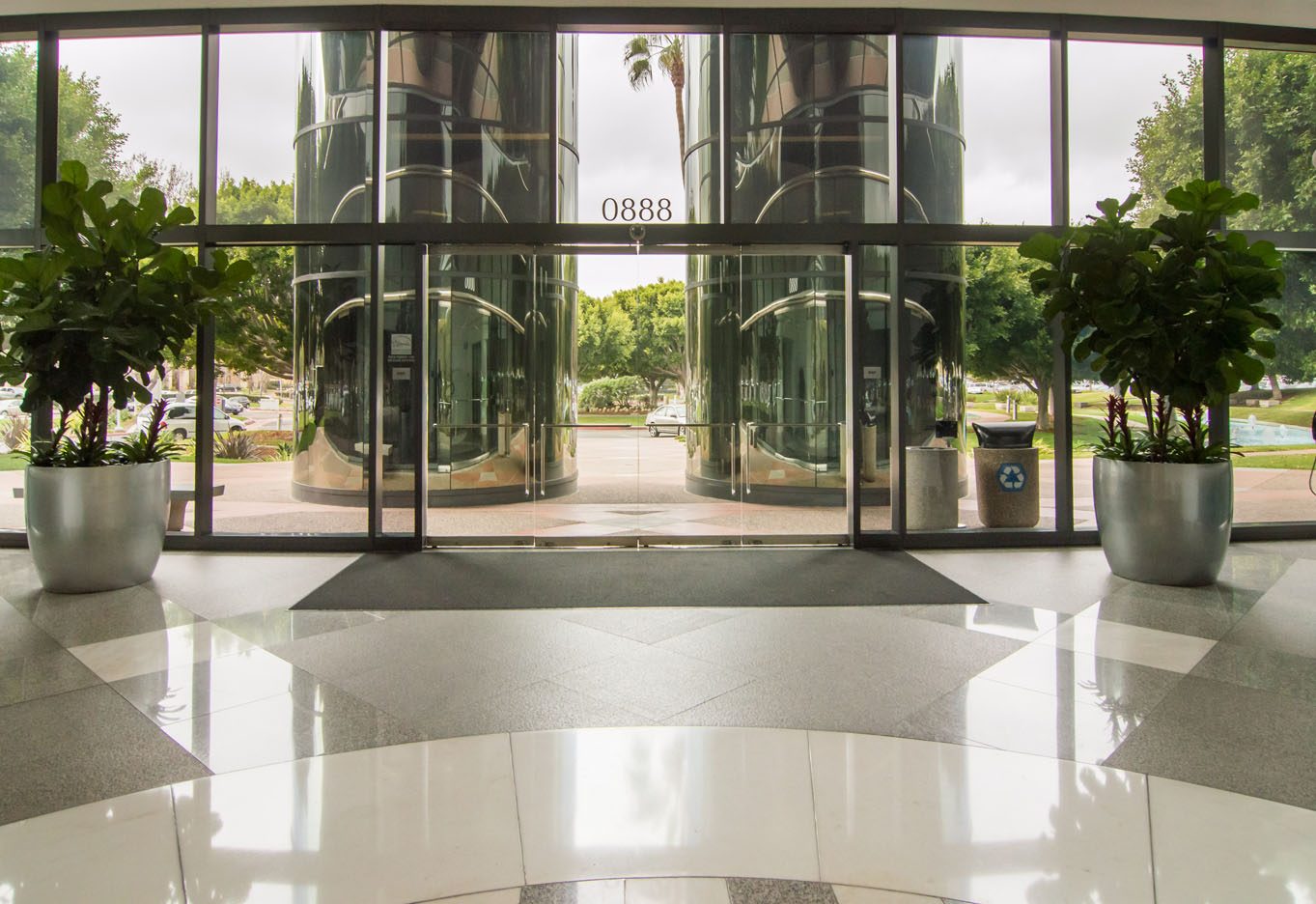 Business centrum 8880 Rio San Diego Drive Rent office 8880 Rio San Diego Drive — photo 3