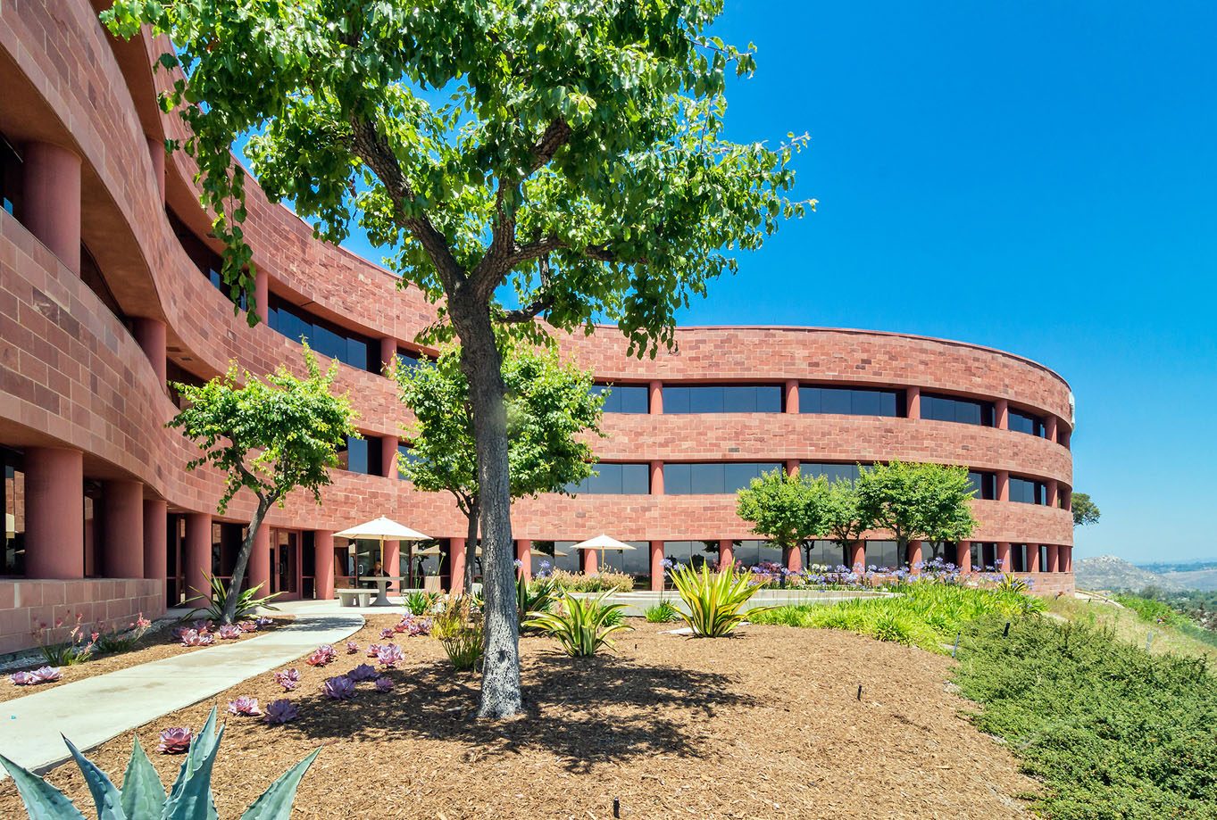 Businesscenter 11440 West Bernardo Court Rent office 11440 West Bernardo Court — photo 1