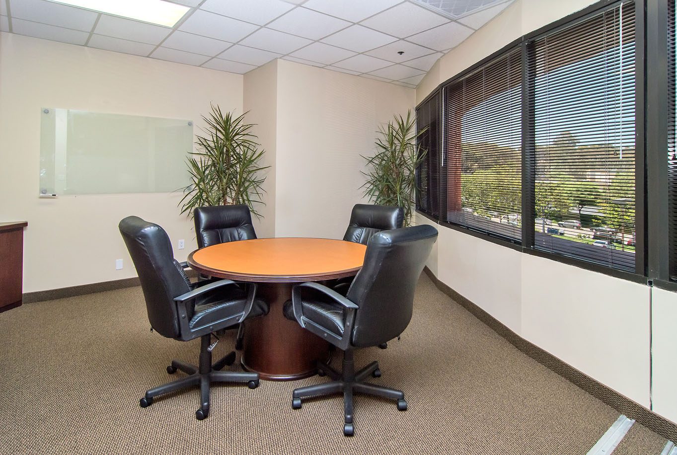 Businesscenter 11440 West Bernardo Court Rent office 11440 West Bernardo Court — photo 9