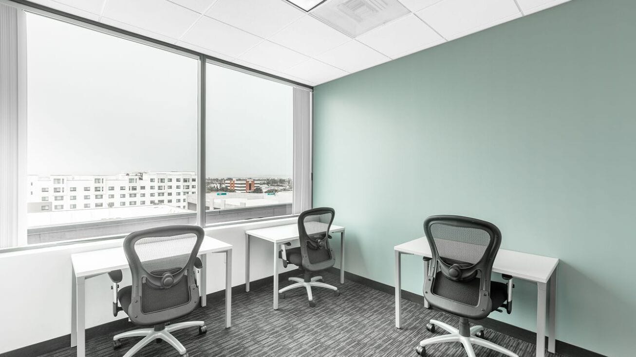 Επιχειρηματικό κέντρο 333 H Street Rent office 333 H Street — photo 1