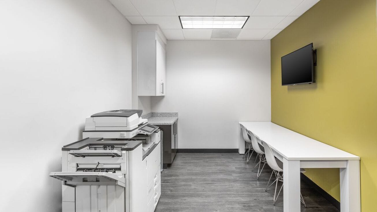 Επιχειρηματικό κέντρο 333 H Street Rent office 333 H Street — photo 14