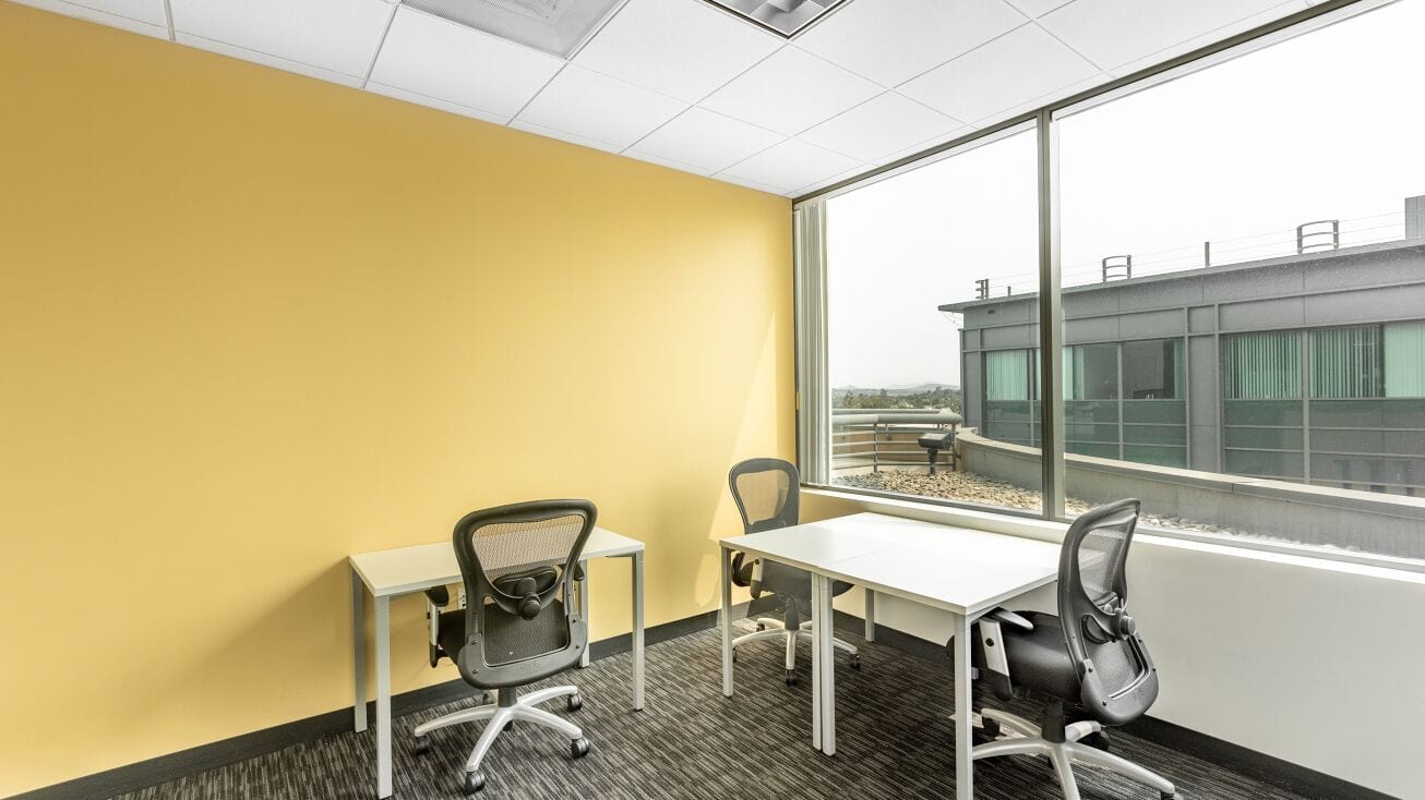 Επιχειρηματικό κέντρο 333 H Street Rent office 333 H Street — photo 3