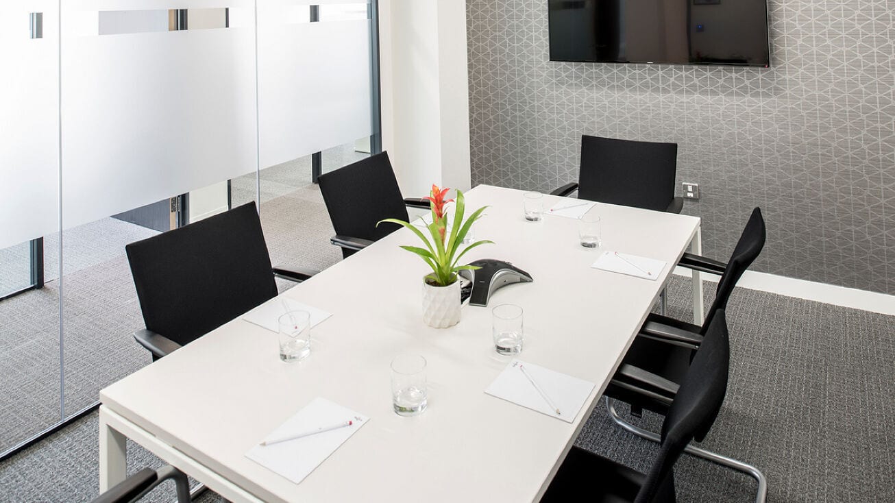Επιχειρηματικό κέντρο 333 H Street Rent office 333 H Street — photo 5