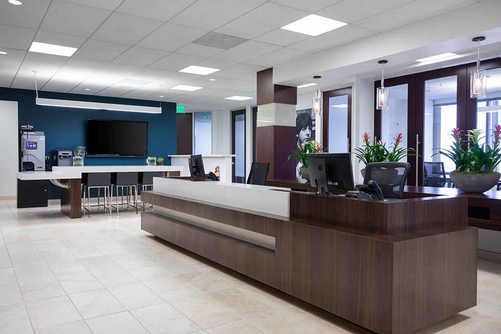 बिज़नेस सेंटर 4225 Executive Square Rent office 4225 Executive Square — photo 11